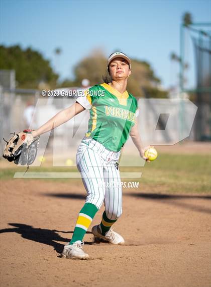 Thumbnail 1 in Christian @ Holtville photogallery.