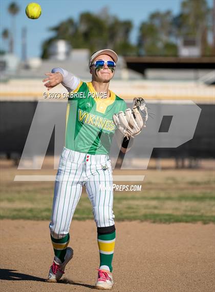 Thumbnail 1 in Christian @ Holtville photogallery.