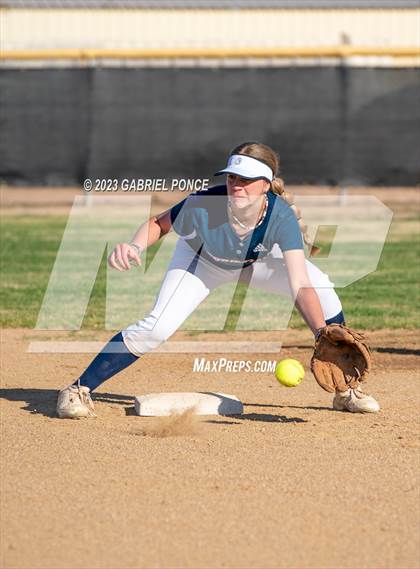 Thumbnail 2 in Christian @ Holtville photogallery.
