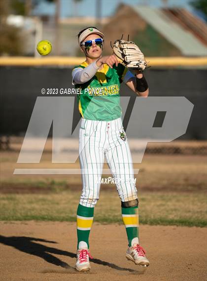 Thumbnail 3 in Christian @ Holtville photogallery.