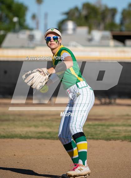 Thumbnail 2 in Christian @ Holtville photogallery.