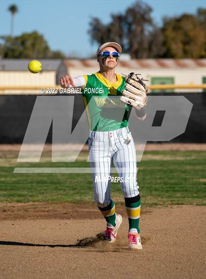 Thumbnail 1 in Christian @ Holtville photogallery.