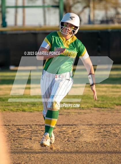 Thumbnail 3 in Christian @ Holtville photogallery.