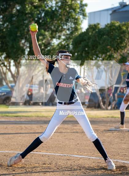 Thumbnail 3 in Christian @ Holtville photogallery.