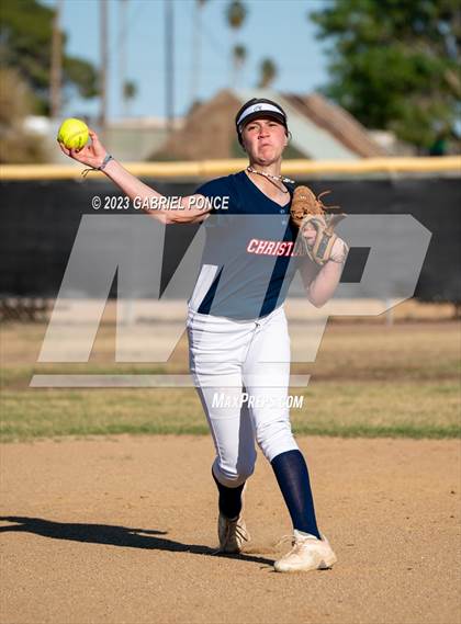 Thumbnail 1 in Christian @ Holtville photogallery.
