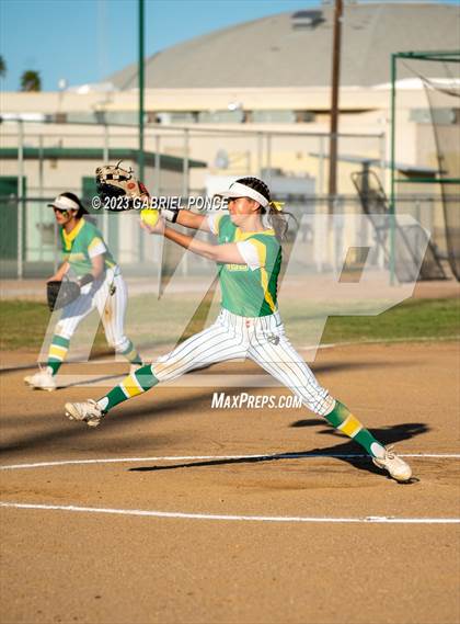 Thumbnail 3 in Christian @ Holtville photogallery.