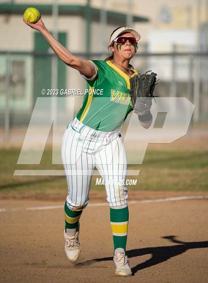 Thumbnail 1 in Christian @ Holtville photogallery.
