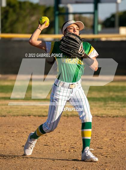 Thumbnail 2 in Christian @ Holtville photogallery.