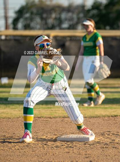 Thumbnail 1 in Christian @ Holtville photogallery.