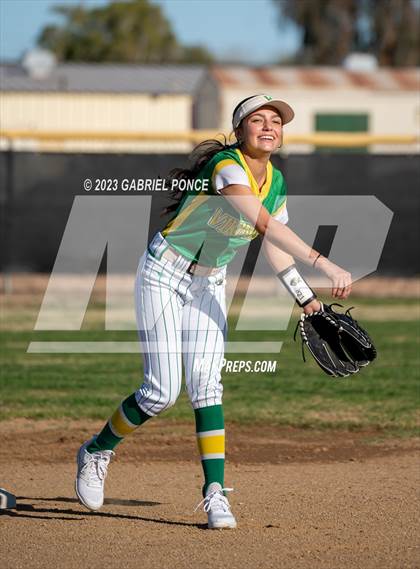 Thumbnail 3 in Christian @ Holtville photogallery.