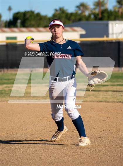 Thumbnail 1 in Christian @ Holtville photogallery.