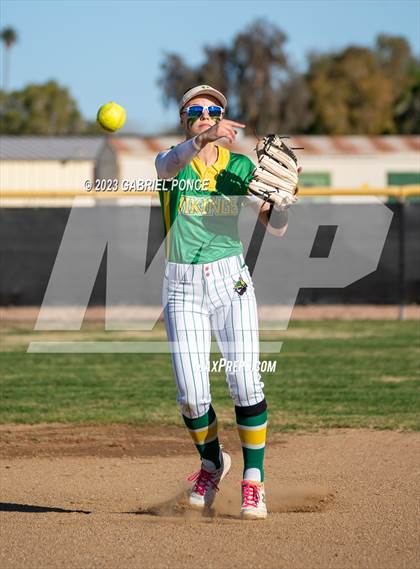 Thumbnail 1 in Christian @ Holtville photogallery.
