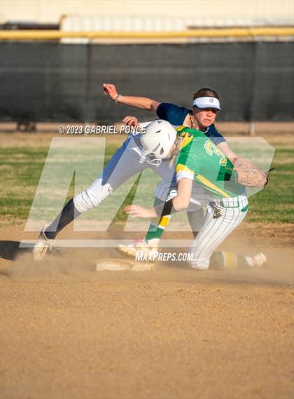 Thumbnail 2 in Christian @ Holtville photogallery.