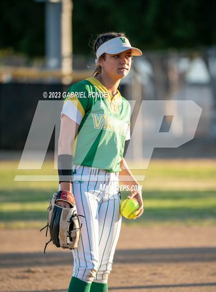 Thumbnail 3 in Christian @ Holtville photogallery.