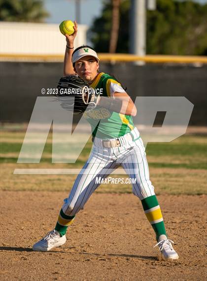 Thumbnail 2 in Christian @ Holtville photogallery.