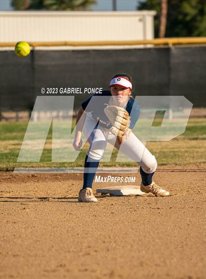 Thumbnail 2 in Christian @ Holtville photogallery.