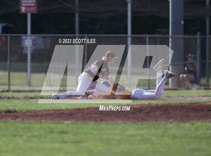 Thumbnail 2 in Russia vs. Berne Union (OHSAA D4 Regional Semifinal) photogallery.