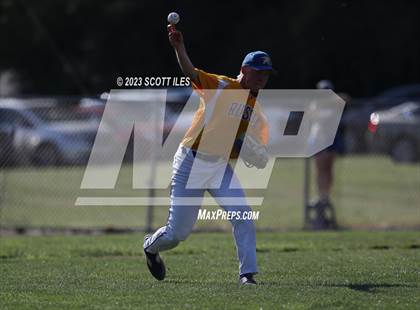 Thumbnail 1 in Russia vs. Berne Union (OHSAA D4 Regional Semifinal) photogallery.
