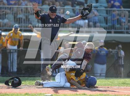 Thumbnail 2 in Russia vs. Berne Union (OHSAA D4 Regional Semifinal) photogallery.