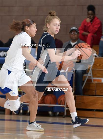 Thumbnail 1 in Vista del Lago vs. Grant (Lincoln Invitational) photogallery.