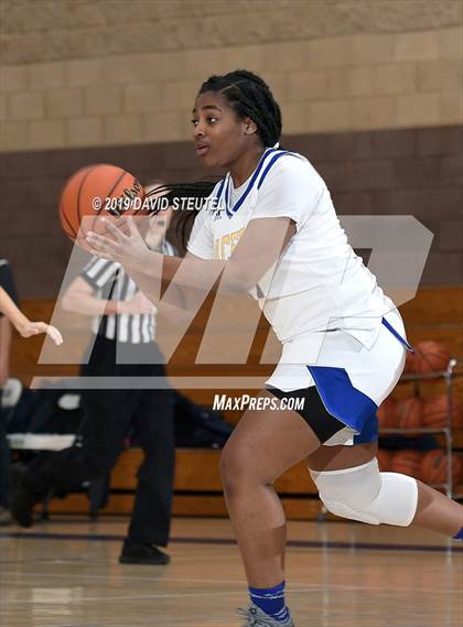 Thumbnail 1 in Vista del Lago vs. Grant (Lincoln Invitational) photogallery.