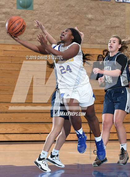Thumbnail 2 in Vista del Lago vs. Grant (Lincoln Invitational) photogallery.