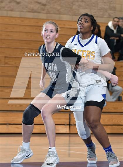 Thumbnail 2 in Vista del Lago vs. Grant (Lincoln Invitational) photogallery.