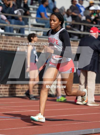 Thumbnail 2 in Penn Relays (4 X 400 Meter) photogallery.