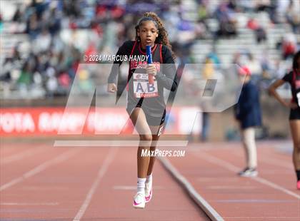 Thumbnail 2 in Penn Relays (4 X 400 Meter) photogallery.