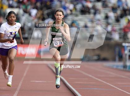 Thumbnail 2 in Penn Relays (4 X 400 Meter) photogallery.