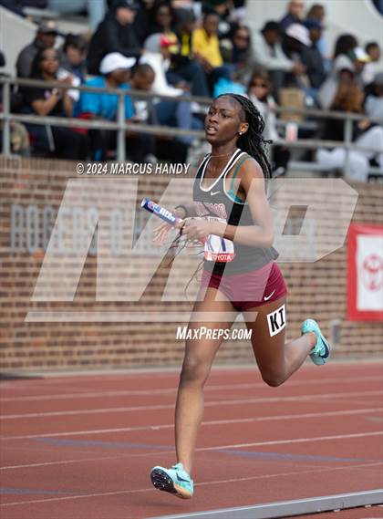 Thumbnail 2 in Penn Relays (4 X 400 Meter) photogallery.