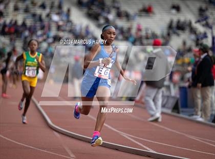 Thumbnail 2 in Penn Relays (4 X 400 Meter) photogallery.