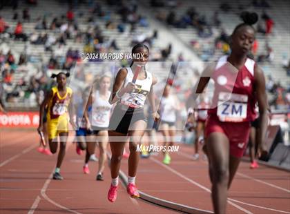 Thumbnail 3 in Penn Relays (4 X 400 Meter) photogallery.