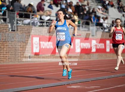 Thumbnail 2 in Penn Relays (4 X 400 Meter) photogallery.