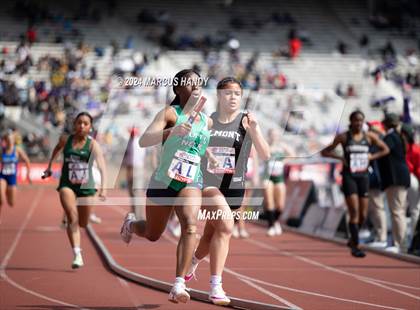 Thumbnail 3 in Penn Relays (4 X 400 Meter) photogallery.
