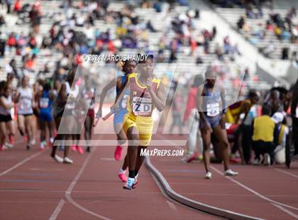 Thumbnail 3 in Penn Relays (4 X 400 Meter) photogallery.
