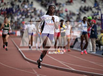 Thumbnail 3 in Penn Relays (4 X 400 Meter) photogallery.