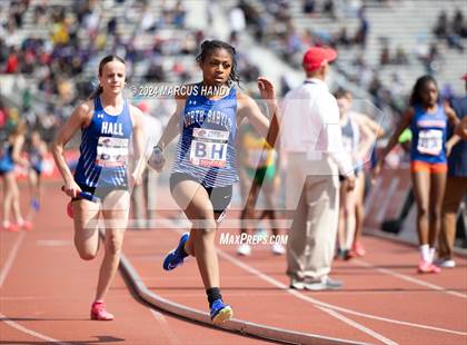 Thumbnail 1 in Penn Relays (4 X 400 Meter) photogallery.