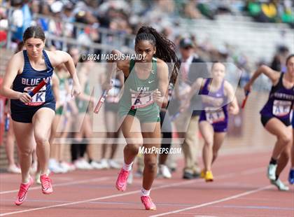 Thumbnail 1 in Penn Relays (4 X 400 Meter) photogallery.