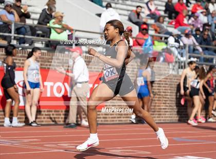 Thumbnail 3 in Penn Relays (4 X 400 Meter) photogallery.