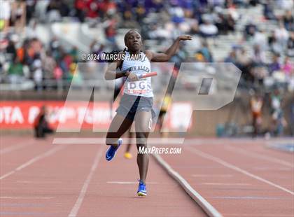 Thumbnail 2 in Penn Relays (4 X 400 Meter) photogallery.
