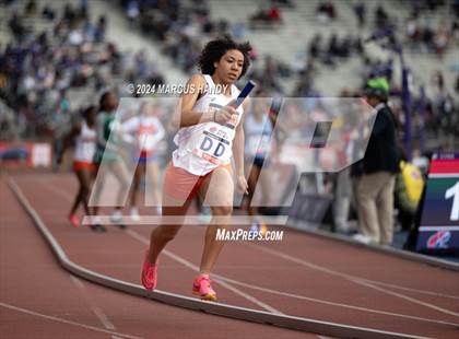 Thumbnail 3 in Penn Relays (4 X 400 Meter) photogallery.