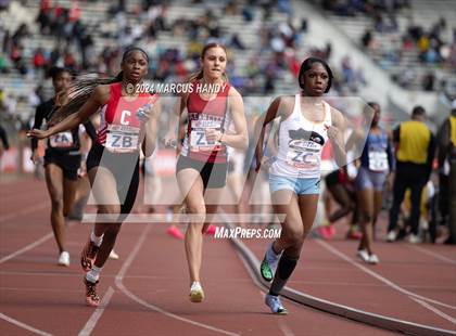 Thumbnail 3 in Penn Relays (4 X 400 Meter) photogallery.