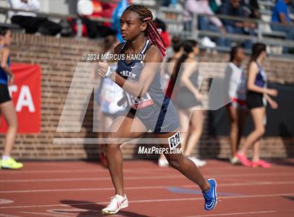 Thumbnail 2 in Penn Relays (4 X 400 Meter) photogallery.