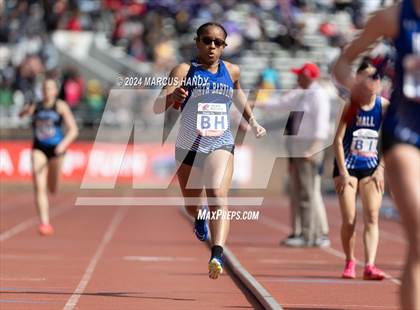 Thumbnail 2 in Penn Relays (4 X 400 Meter) photogallery.