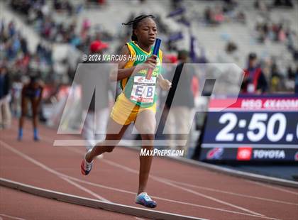 Thumbnail 3 in Penn Relays (4 X 400 Meter) photogallery.