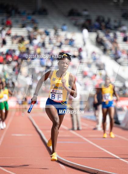 Thumbnail 3 in Penn Relays (4 X 400 Meter) photogallery.