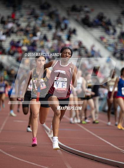 Thumbnail 2 in Penn Relays (4 X 400 Meter) photogallery.