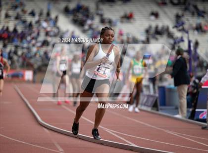 Thumbnail 2 in Penn Relays (4 X 400 Meter) photogallery.