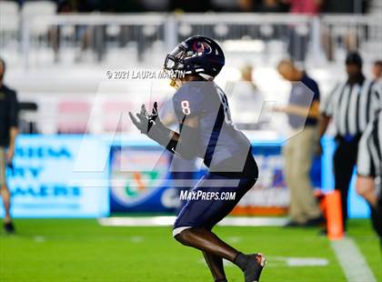 Thumbnail 2 in St. Thomas Aquinas vs. Tampa Bay Tech (FHSAA 7A Final) photogallery.